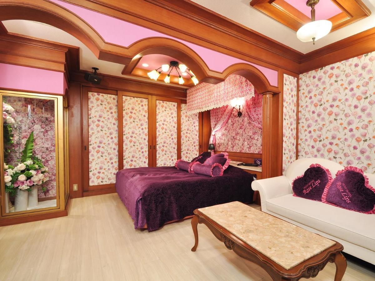 Roselips Tsuruhashi ローズリップス鶴橋 Hotel Oszaka Kültér fotó