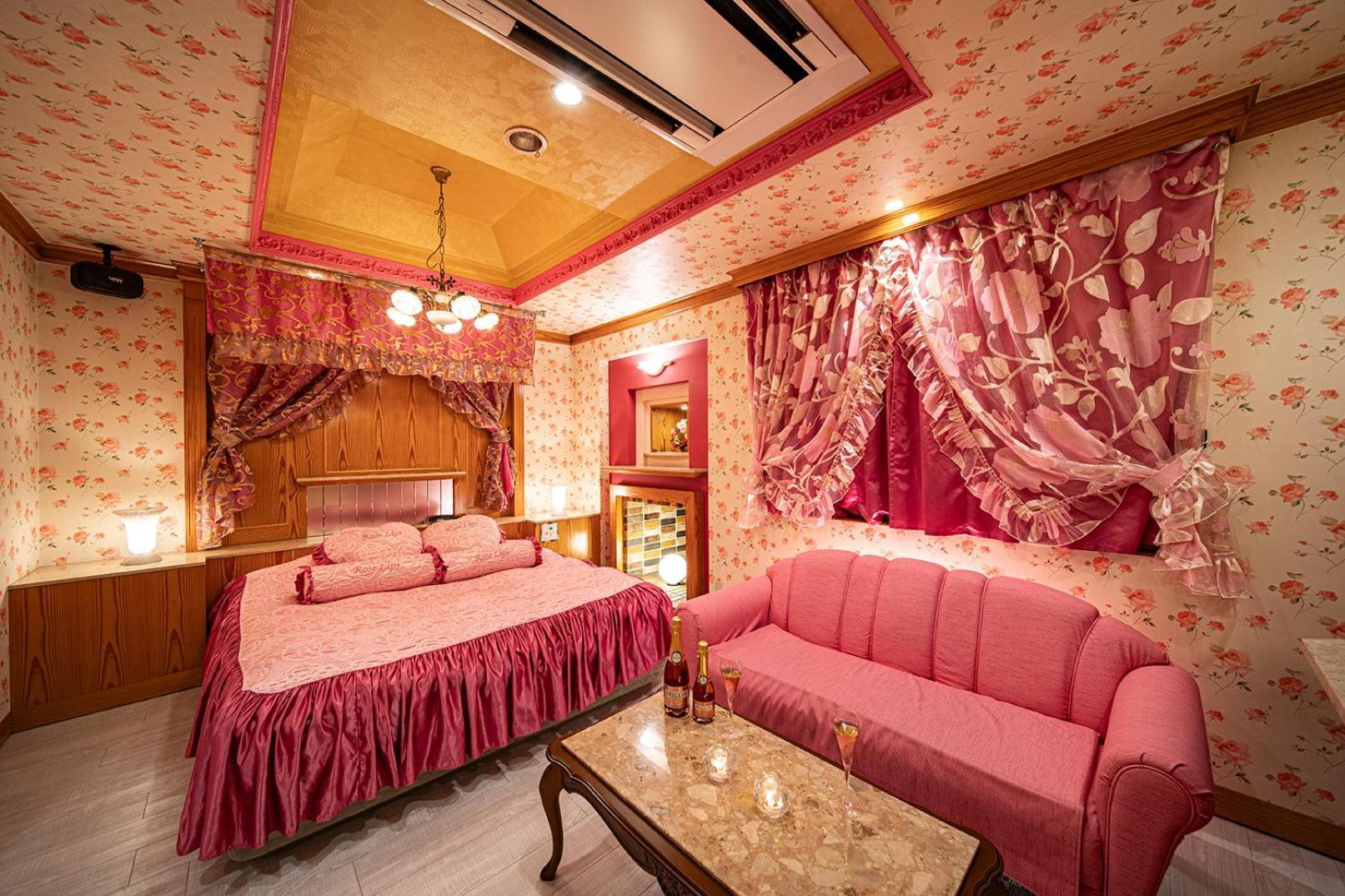 Roselips Tsuruhashi ローズリップス鶴橋 Hotel Oszaka Kültér fotó