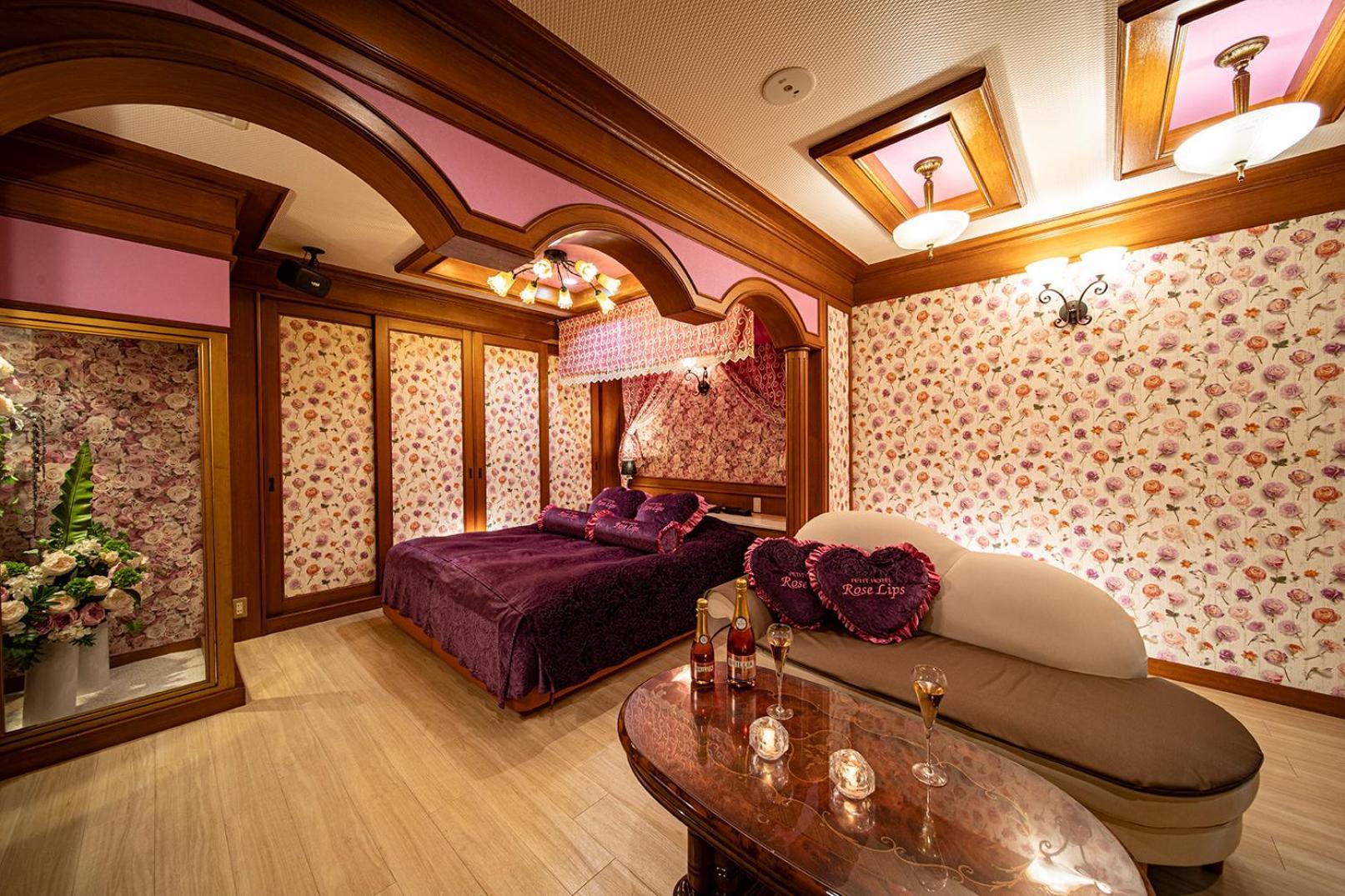 Roselips Tsuruhashi ローズリップス鶴橋 Hotel Oszaka Kültér fotó