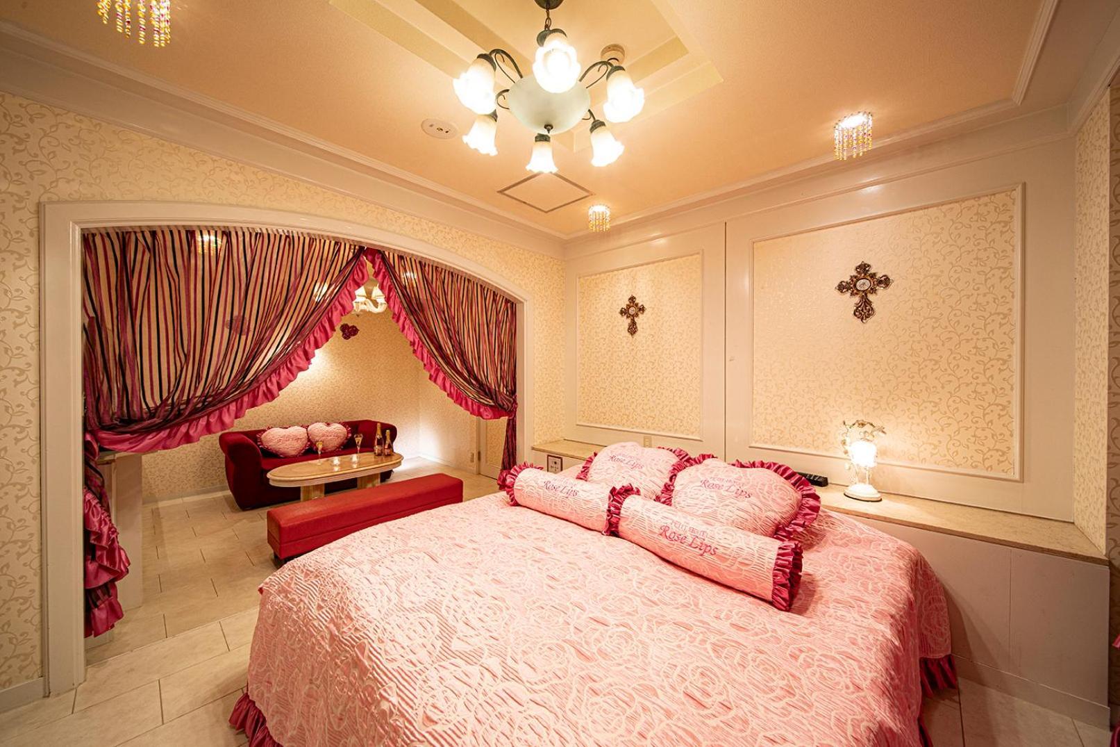 Roselips Tsuruhashi ローズリップス鶴橋 Hotel Oszaka Kültér fotó