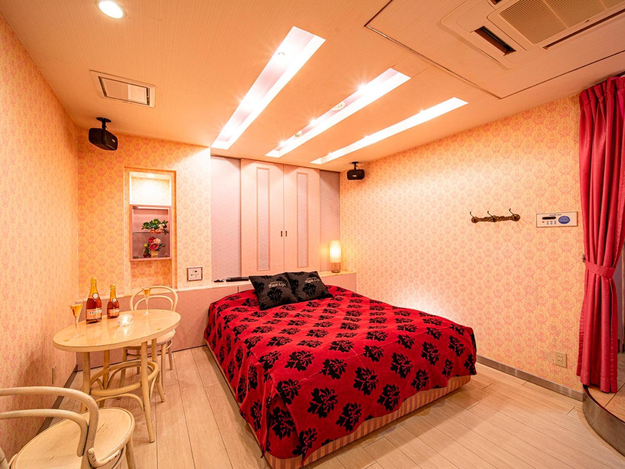 Roselips Tsuruhashi ローズリップス鶴橋 Hotel Oszaka Kültér fotó