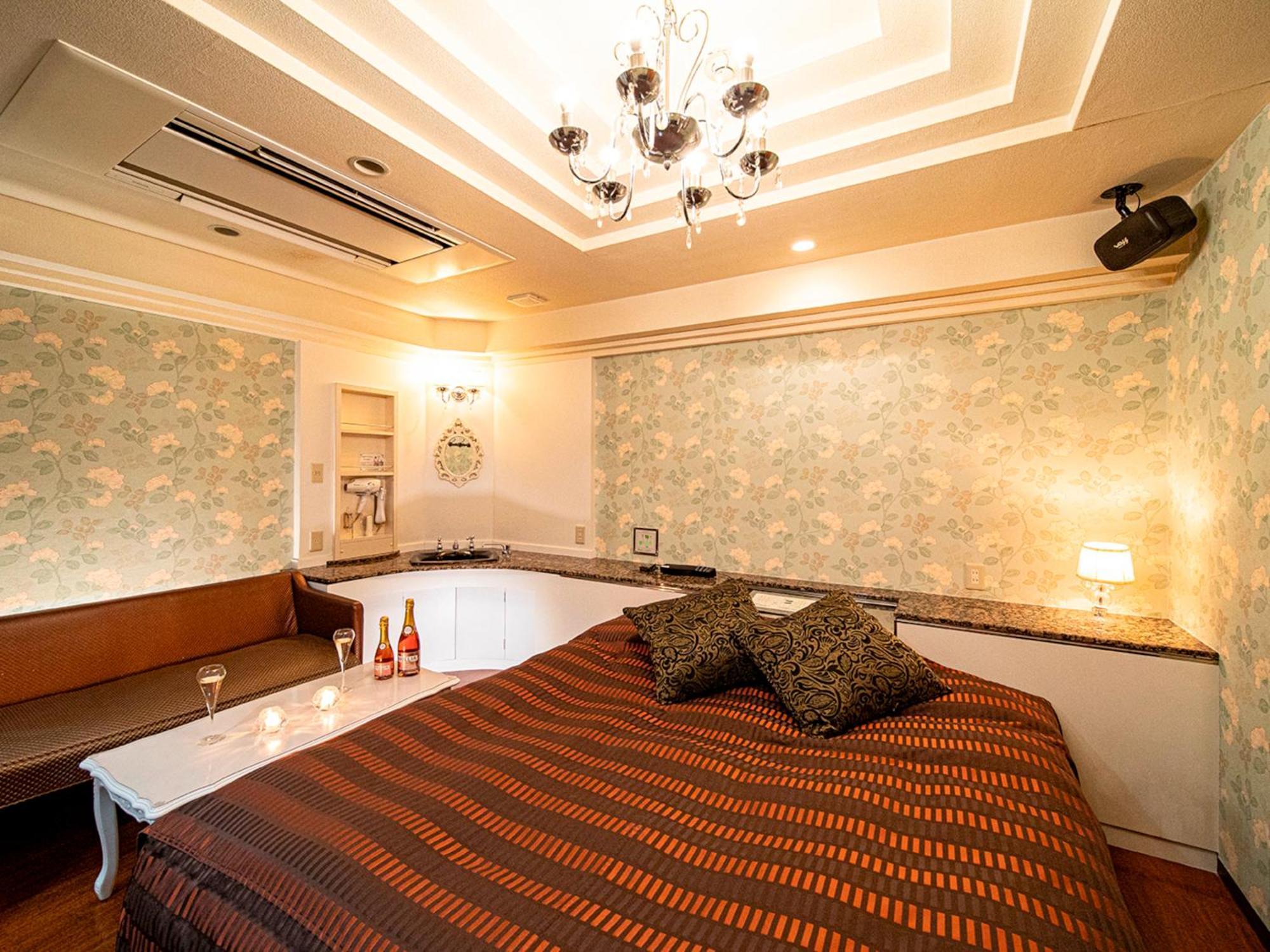 Roselips Tsuruhashi ローズリップス鶴橋 Hotel Oszaka Kültér fotó